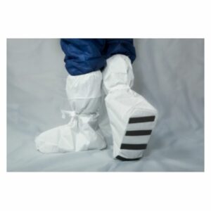 Calzas cubrebotas altas antideslizantes de 56 gramos por metro cuadrado, ideales para proteccion medica y industrial, venta por bolsa de 100 pares.