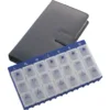 Pastillero semanal CMLP-F-SA3 con 3 tomas diarias, carpeta protectora y sistema braile, disponible en azul y rojo