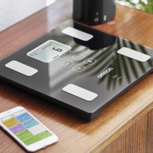 Báscula de Composición Corporal OMRON VIVA HBF-222T-EBK – Analizador BIA de 6 Parámetros, Reconocimiento de 4 Usuarios, Pantalla LCD y App OMRON Connect