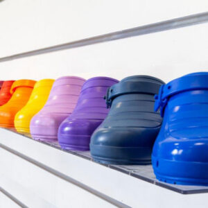 GIMA CLOGS - Zuecos sanitarios profesionales fabricados en Italia, con o sin poros y tirante - Tallas 34-48