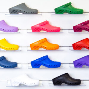 GIMA CLOGS - Zuecos sanitarios profesionales fabricados en Italia, con o sin poros y tirante - Tallas 34-48