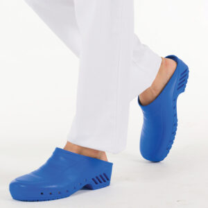 GIMA CLOGS - Zuecos sanitarios profesionales fabricados en Italia, con o sin poros y tirante - Tallas 34-48