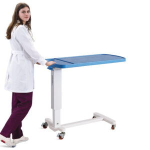 Mesa de Cama MASTER GIMA – Mesa sobrecama con tablero ABS extragrande, altura regulable por muelle de gas y 4 ruedas Ø 50 mm (Ref. 27447) | SKU GM27447