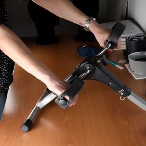Pedalier Plegable con Display – Mini-Bicicleta Estática GIMA para Rehabilitación de Miembros Inferiores y Superiores | Ref. 43151 (SKU GM43151)