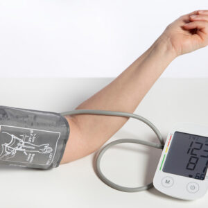 Tensiómetro Digital de Brazo GIMA JOLLY – Monitor de Presión Arterial Profesional con Display LCD Retroiluminado y Memoria Multiusuario (Ref. 32777)